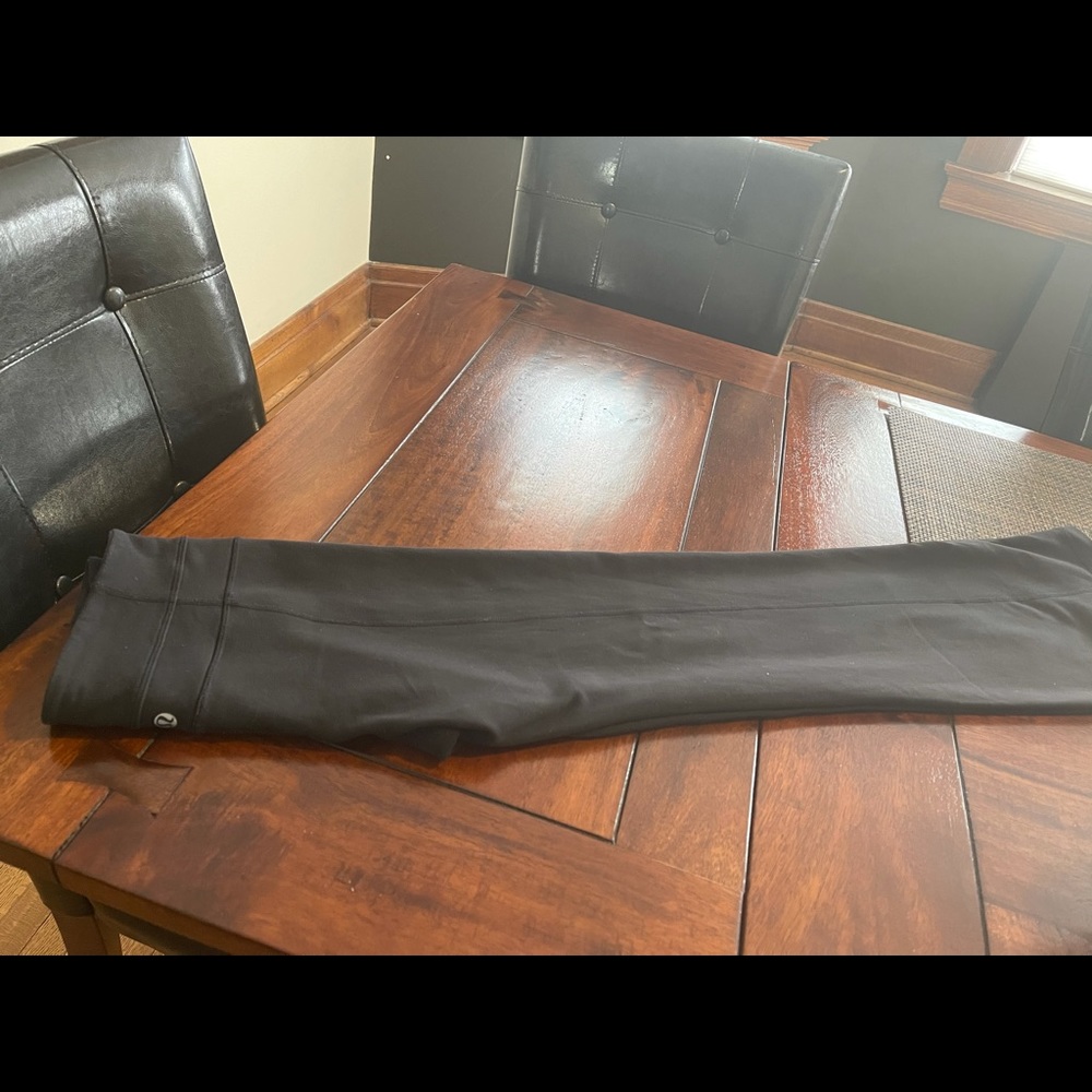 Lululemon size 4 flared pants